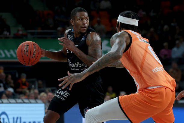 球员返回德 球员返回德