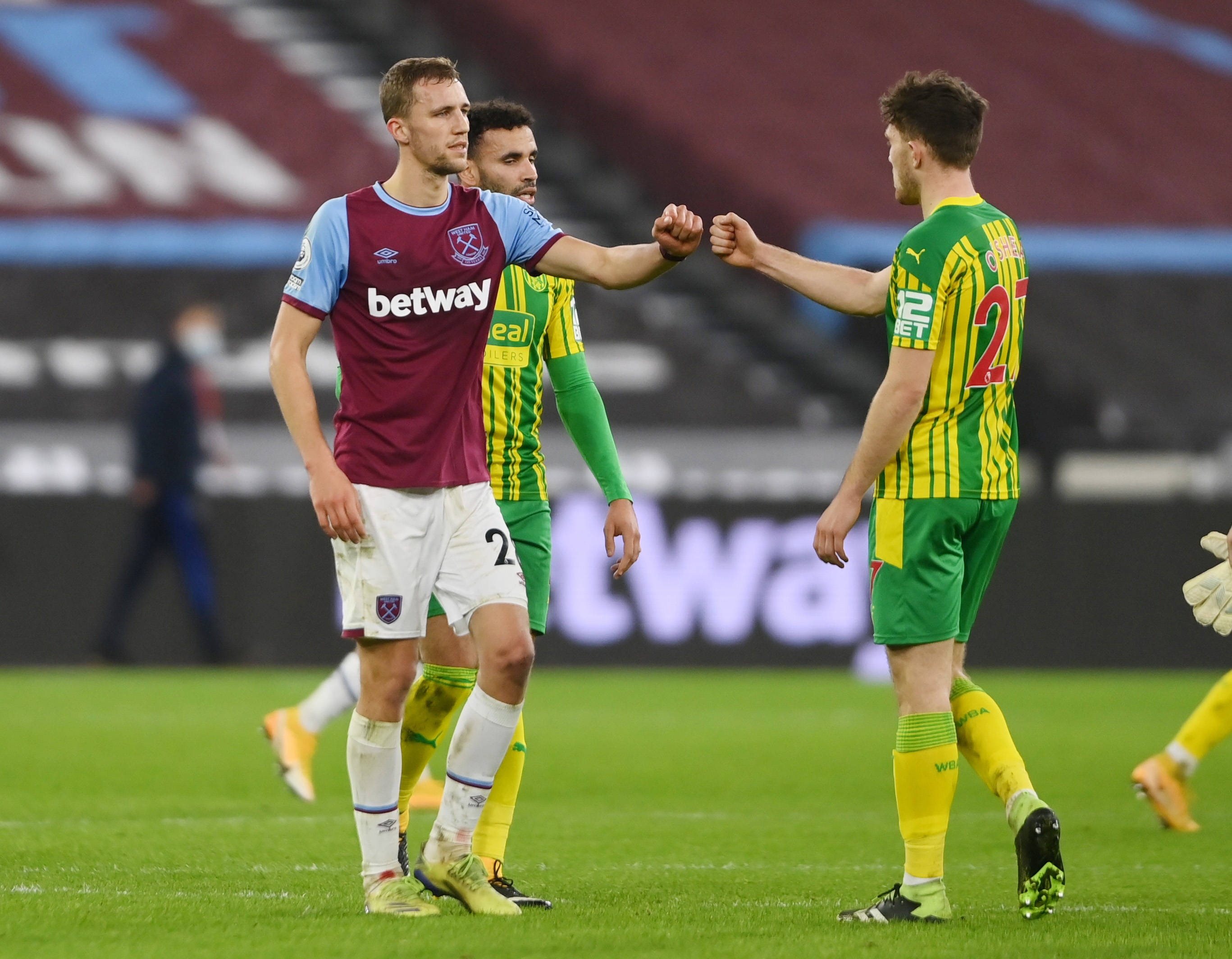 防守在他面 防守在他面