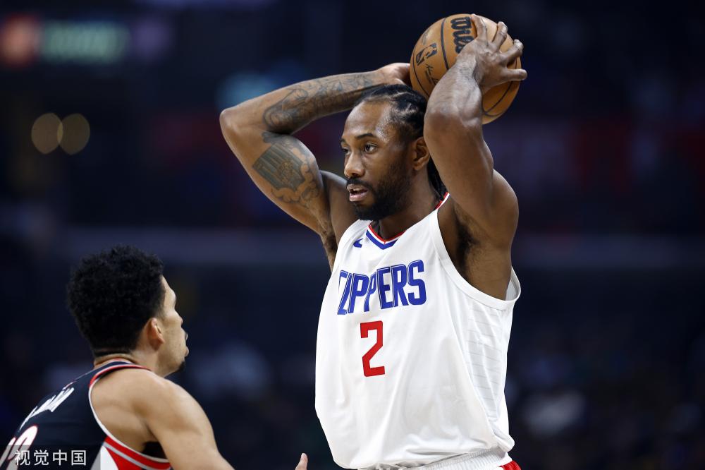 显示出他在 显示出他在