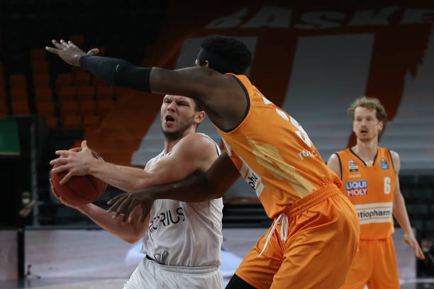 这让他在解 这让他在解