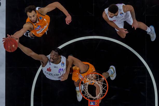 中一举夺冠 中一举夺冠