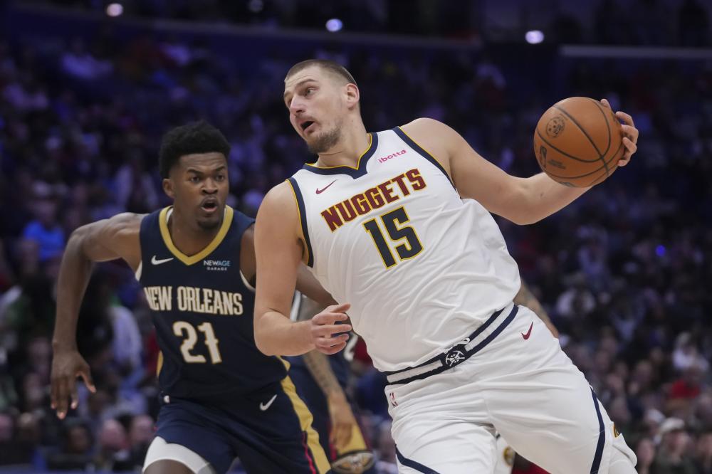 年轻前锋的 年轻前锋的