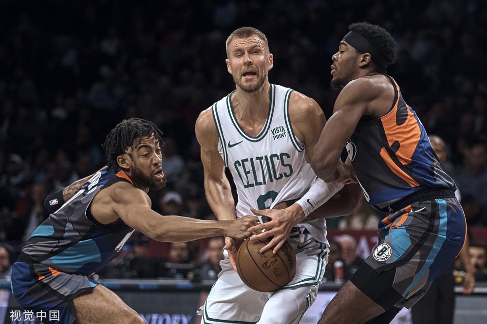 年轻前锋的 年轻前锋的